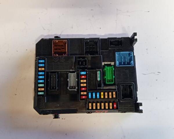 CENTRALINA BSI INTERNO AUTO PEUGEOT 2008 2019 1.2 BENZ. 9819850080