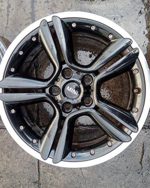 4 CERCHI IN LEGA 18 5 BUCHI MINI COUNTRYMAN 2013