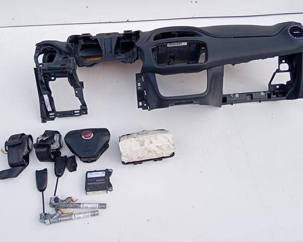 KIT AIRBAG COMPLETO CON CRUSCOTTO ROTTO FIAT PUNTO EVO 2012