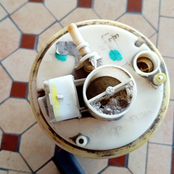 POMPA CARBURANTE PER FIAT Seicento Serie 51709818 benzina 1108 (98>00)