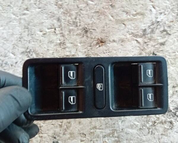 PULSANTIERA ANTERIORE SINISTRA PER VOLKSWAGEN Polo 5° Serie 1K49598578 (09>17)