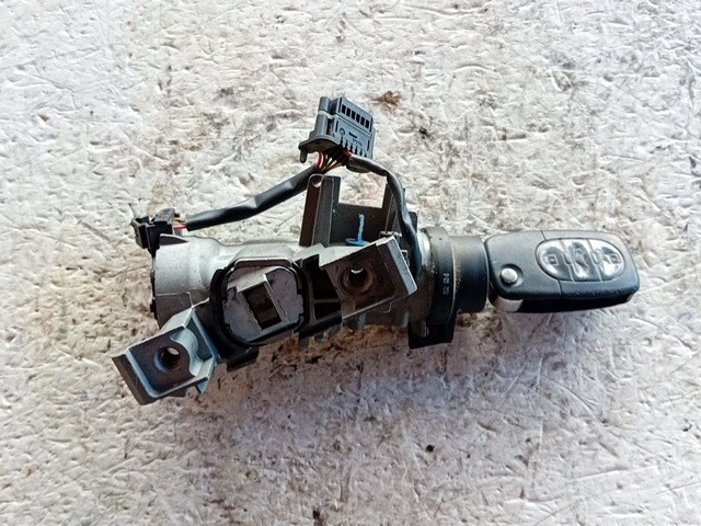 BLOCCASTERZO PER AUDI A3 Serie (8P1) 1K0905851 (03>05)