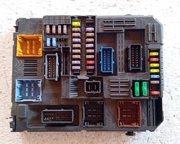 BODY COMPUTER PER CITROEN C3 Serie 9819851280 (16>)