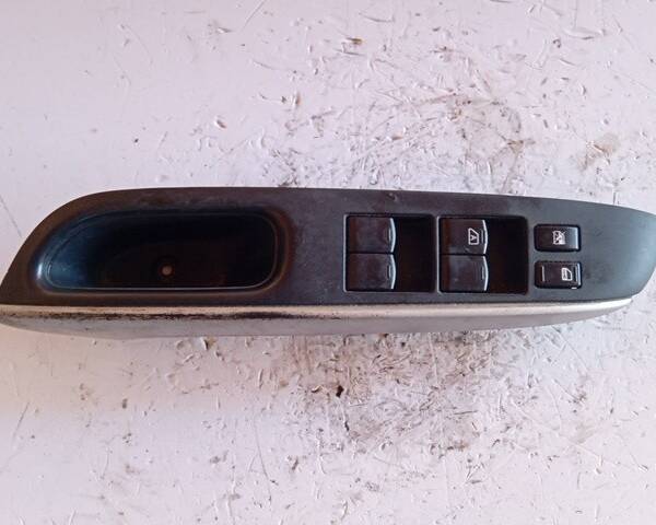 PULSANTIERA ANTERIORE SINISTRA PER NISSAN Note 2° Serie K9K (08>)