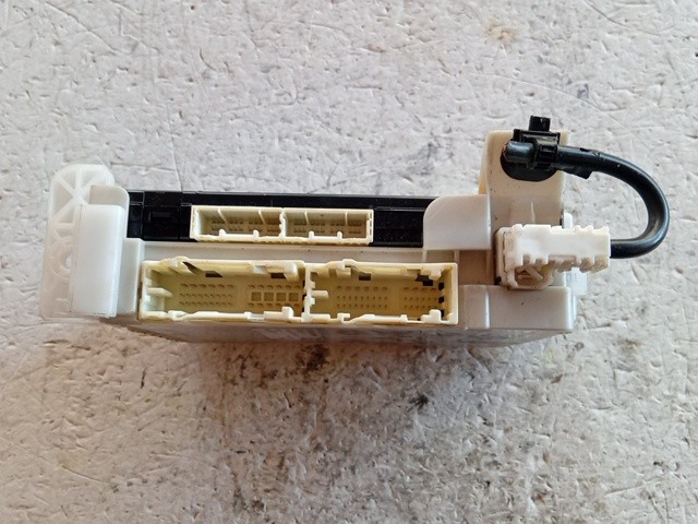 BODY COMPUTER PER TOYOTA Yaris Serie 892210D870 (17>20) - immagine 4