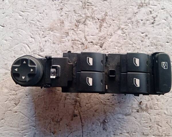 PULSANTIERA ANTERIORE SINISTRA PER PEUGEOT 2008 Serie HM05 (19>)