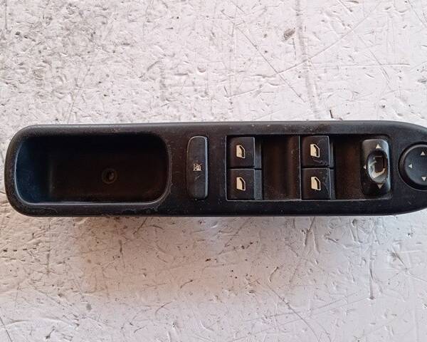 PULSANTIERA ANTERIORE SINISTRA PER PEUGEOT 307 Berlina 532697045 (01>05)