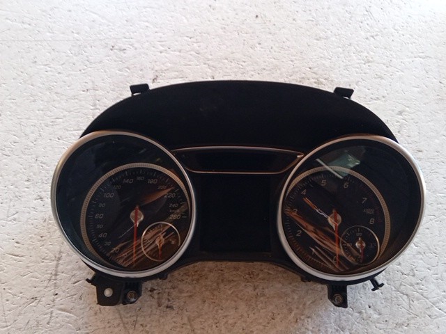 QUADRO STRUMENTI PER MERCEDES Classe A Serie (W176) A1769009704 (12>18)