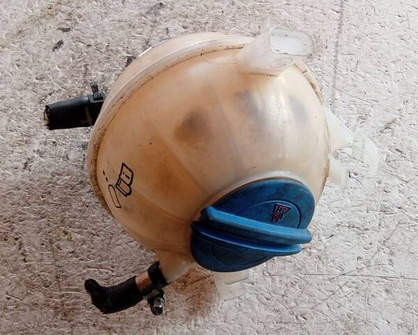 VASCHETTA ACQUA LIQUIDO REFRIGERANTE PER VOLKSWAGEN Touran 3° Serie 1K0121407F