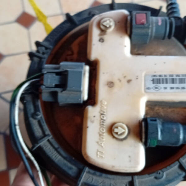 POMPA CARBURANTE PER RENAULT Captur Serie 100100460AD diesel 1461 (13>)