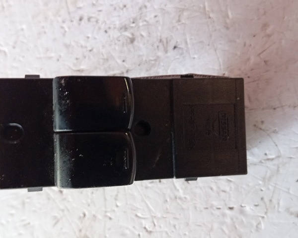 PULSANTIERA ANTERIORE SINISTRA PER NISSAN Micra 5° Serie CR12 (05>07)