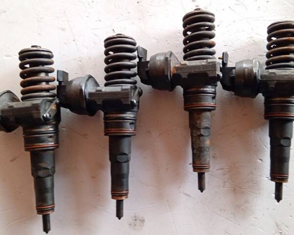 KIT INIETTORI PER VOLKSWAGEN Golf 4 Berlina 0414720039 diesel 1896 (97>03)