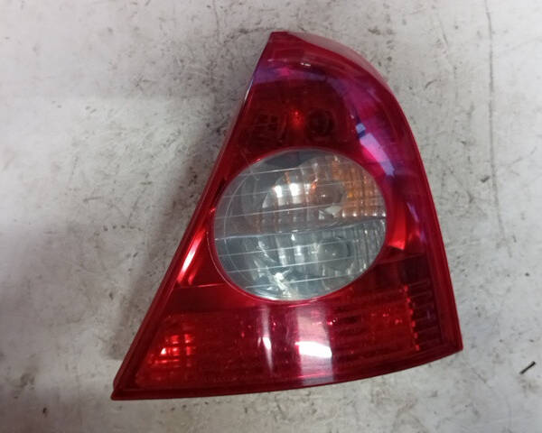 STOP FANALE POSTERIORE DESTRO PER RENAULT Clio Serie 8200071414 (01>05)