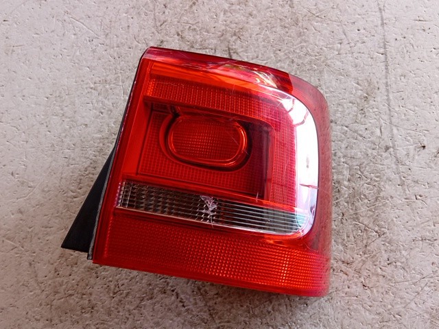 STOP FANALE POSTERIORE DESTRO PER VOLKSWAGEN Touran 3° Serie CDG (10>15)