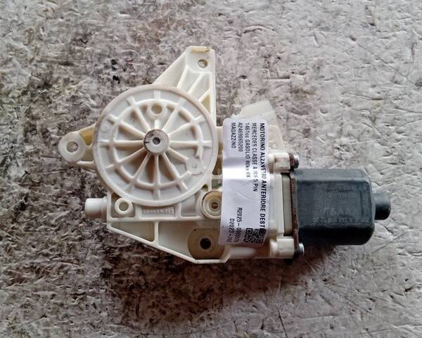 MOTORINO ALZAVETRO ANTERIORE DESTRA PER MERCEDES Classe A Serie (W176) A2469065