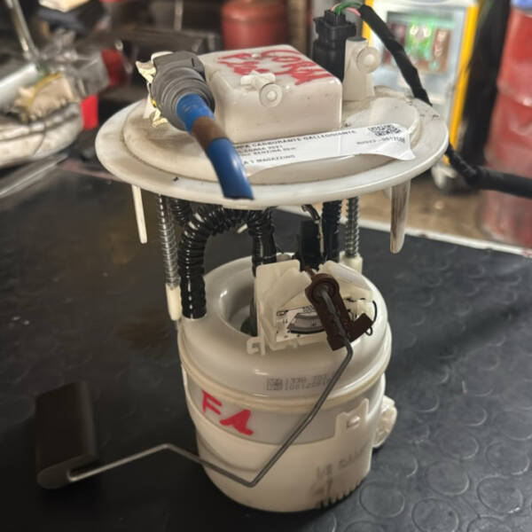 POMPA CARBURANTE PER OPEL Corsa F Serie 9823470180 HM05 benzina 1199 (19>)