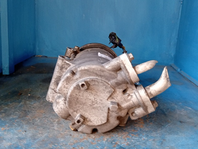 COMPRESSORE A/C PER FORD Focus Berlina 3° Serie diesel 1560 (04>08) - immagine 3