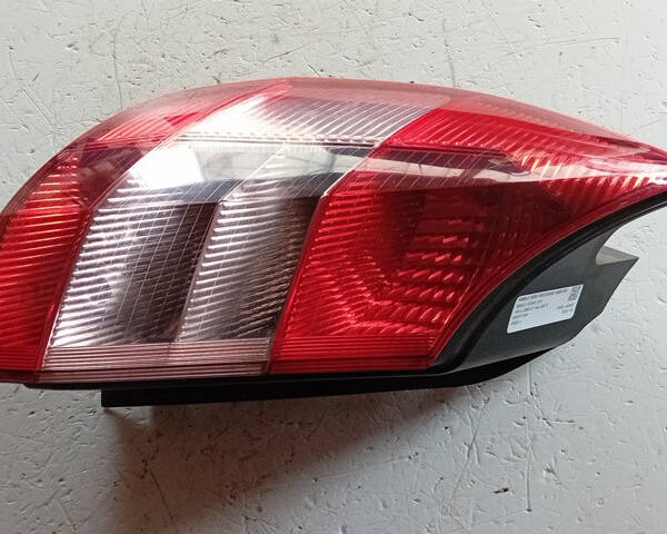 STOP FANALE POSTERIORE SINISTRO PER RENAULT Scenic Serie 8200127704F (03>09)