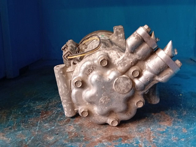 COMPRESSORE A/C PER RENAULT Clio Serie 8200819568A benzina 1149 (04>08) - immagine 3