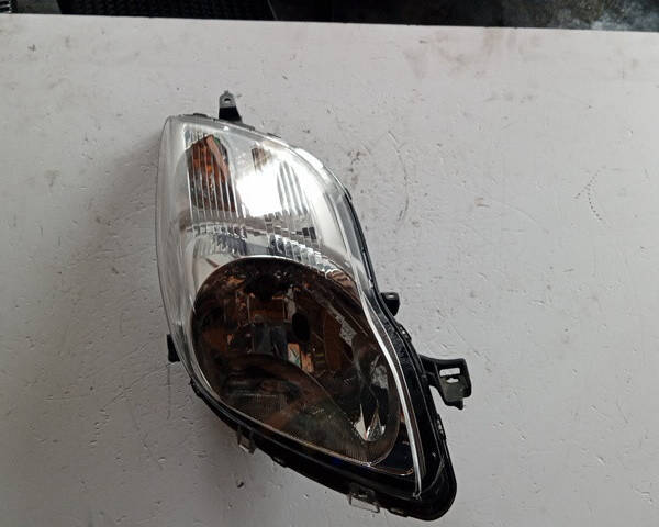 FARO ANTERIORE DESTRO PER TOYOTA Yaris Serie 89902763 (08>11)