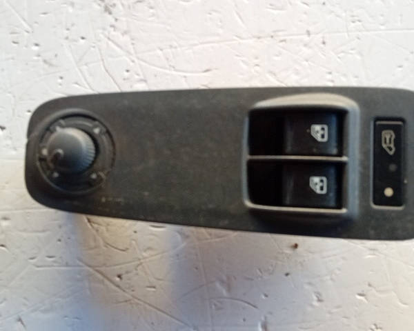 PULSANTIERA ANTERIORE SINISTRA PER FIAT Ducato 5° Serie F1AE0481D (06>14)