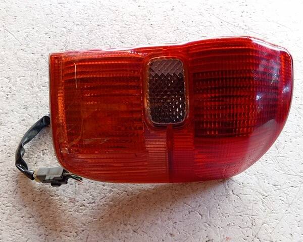 STOP FANALE POSTERIORE DESTRO PER TOYOTA Rav4 2° Serie 1AZ 00 (00>03)