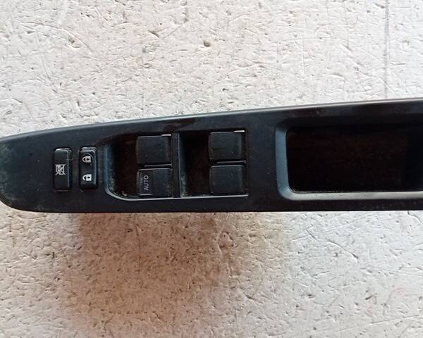 PULSANTIERA ANTERIORE SINISTRA PER TOYOTA Yaris Serie 742320D690 (17>20)